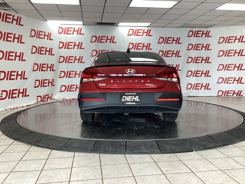 Used 2025 Hyundai Elantra Sedan