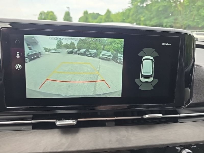 Used 2023 Kia Carnival Van