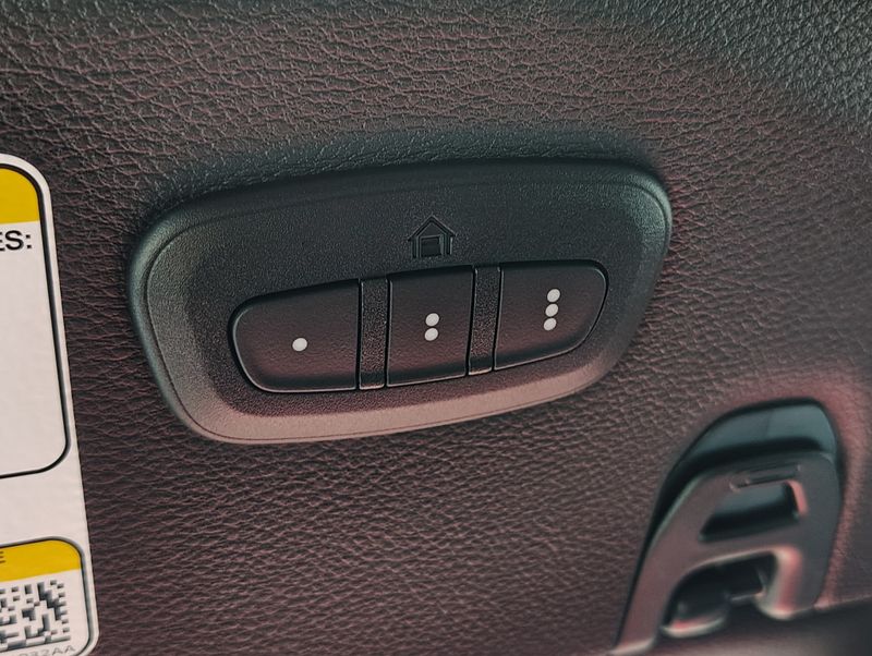 Used 2025 Jeep Wrangler SUV