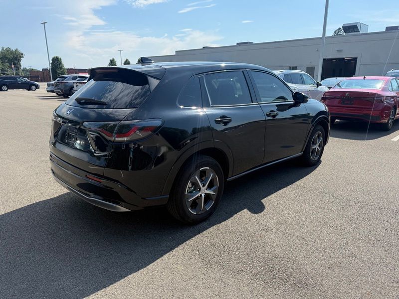 Used 2025 Honda HR-V SUV