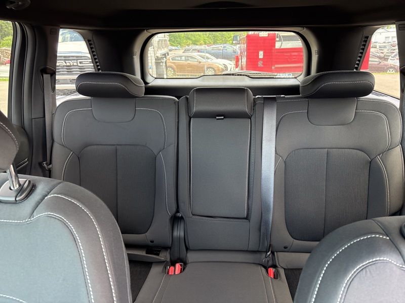 New 2026 Jeep Grand Cherokee SUV