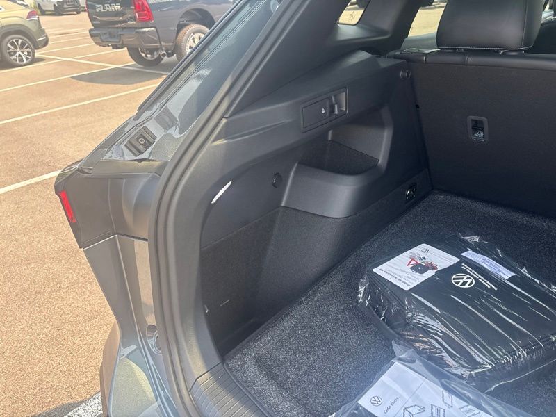 New 2026 Volkswagen Tiguan SUV