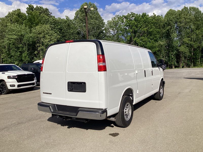 New 2026 Chevrolet Express 3500 Van
