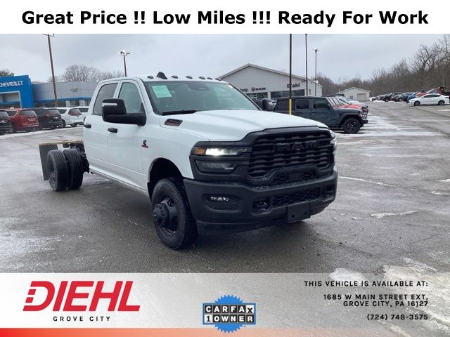 2025 RAM 3500 Chassis Tradesman Crew Cab LB DRW 4WD
