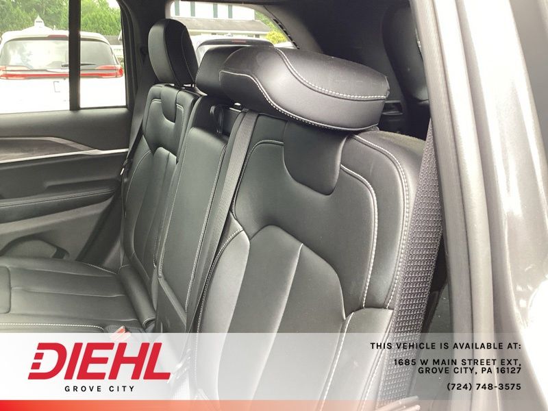 Used 2025 Jeep Grand Cherokee SUV