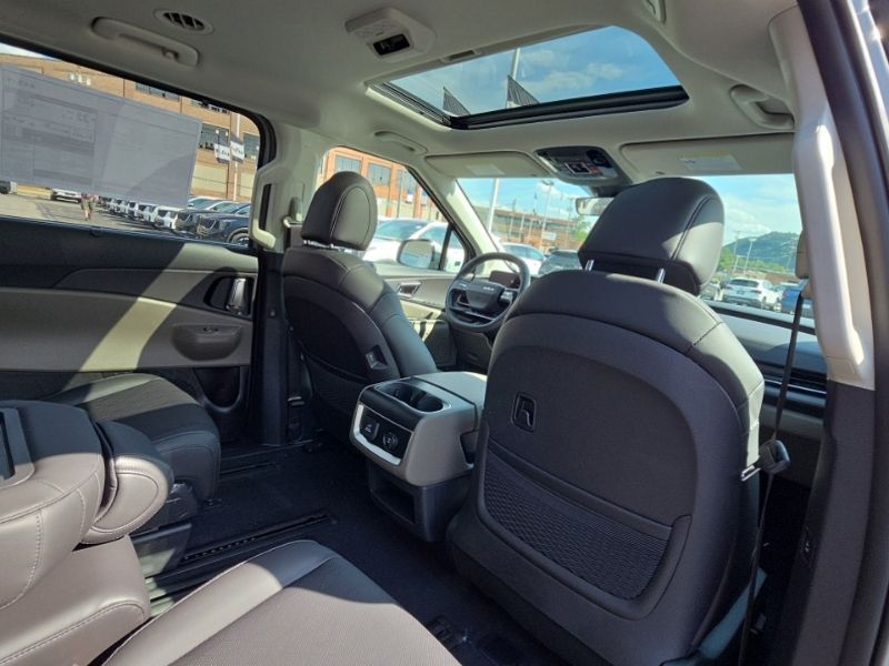 New 2027 Kia Carnival MPV Hybrid Van