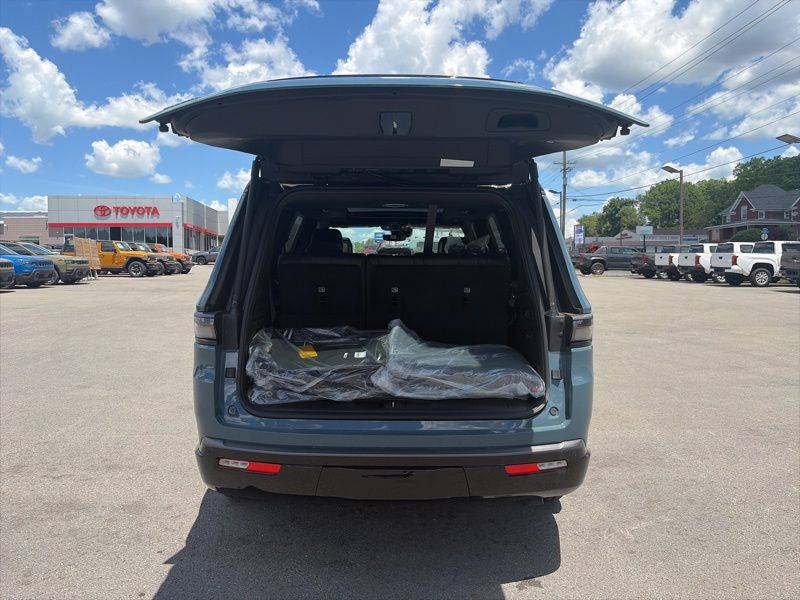 New 2026 Jeep Grand Wagoneer SUV