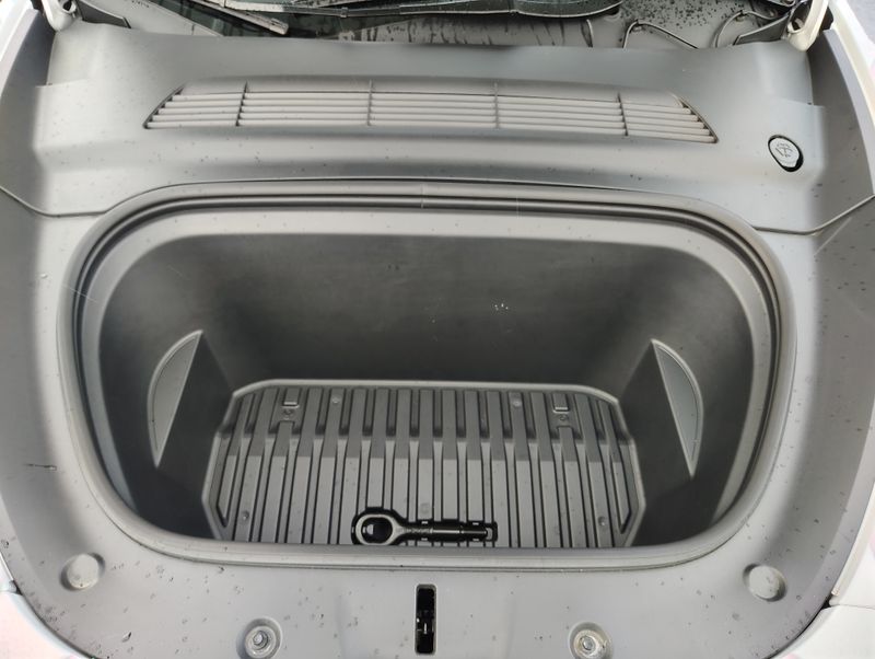 Used 2025 Tesla Model Y SUV
