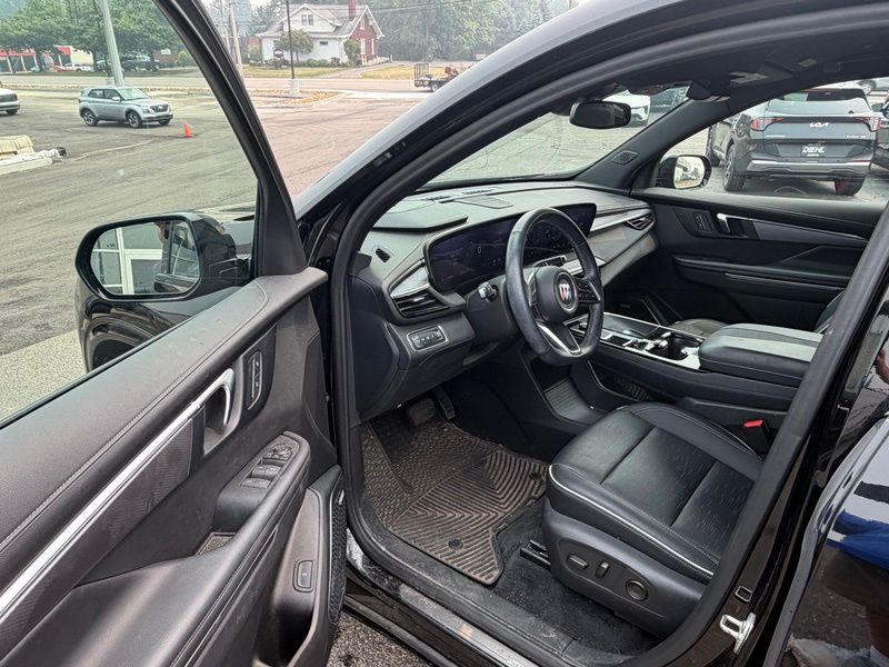 Used 2025 Buick Enclave SUV