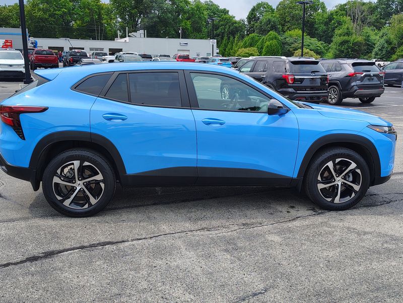 Used 2024 Chevrolet Trax SUV