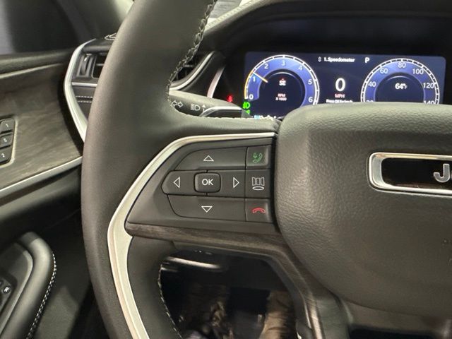 Used 2025 Jeep Grand Cherokee SUV