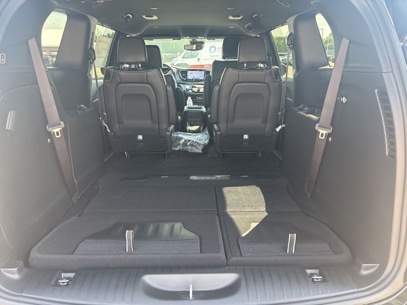 New 2027 Chrysler Pacifica Van