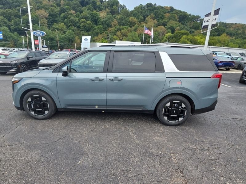 New 2027 Kia Carnival MPV Van