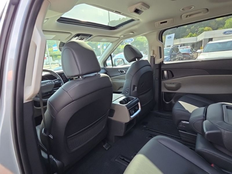 New 2027 Kia Carnival MPV Hybrid Van