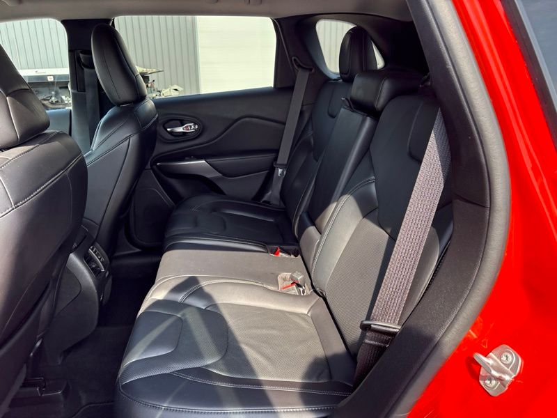 Used 2021 Jeep Cherokee SUV