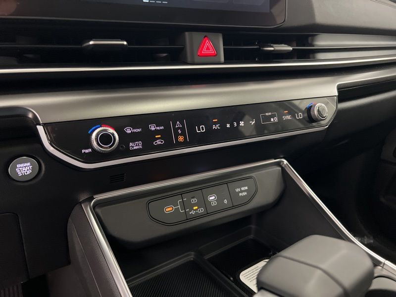 New 2026 Kia Carnival MPV Van