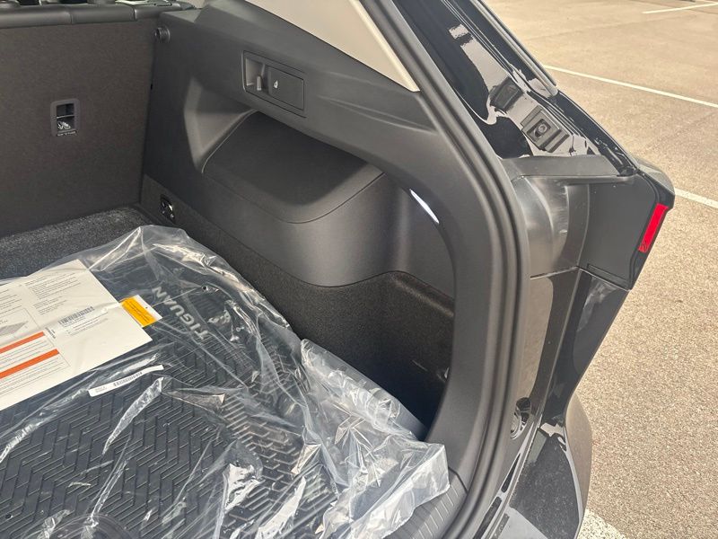 New 2026 Volkswagen Tiguan SUV