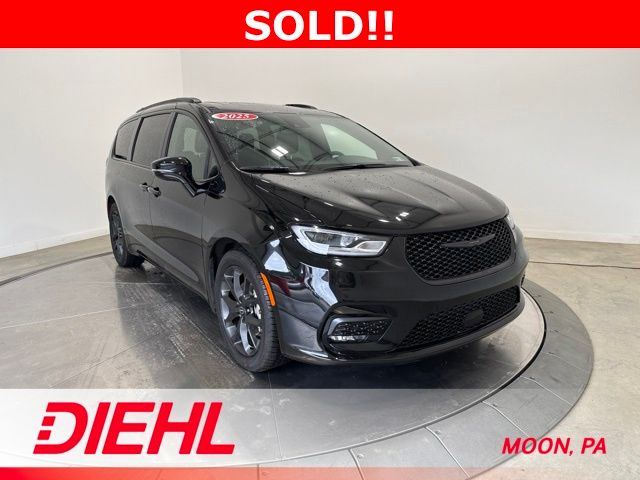 Diamond Black Crystal Pearlcoat 2025 Chrysler Pacifica Minivan Front-Wheel Drive 9-Speed Automatic