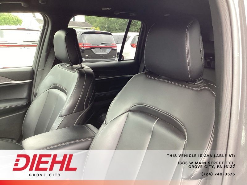 Used 2025 Jeep Grand Cherokee SUV