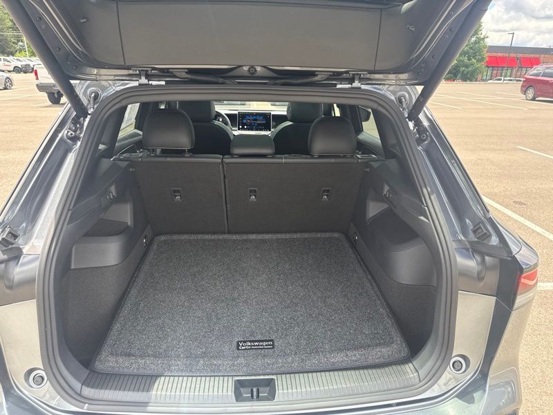 Used 2025 Volkswagen Tiguan SUV