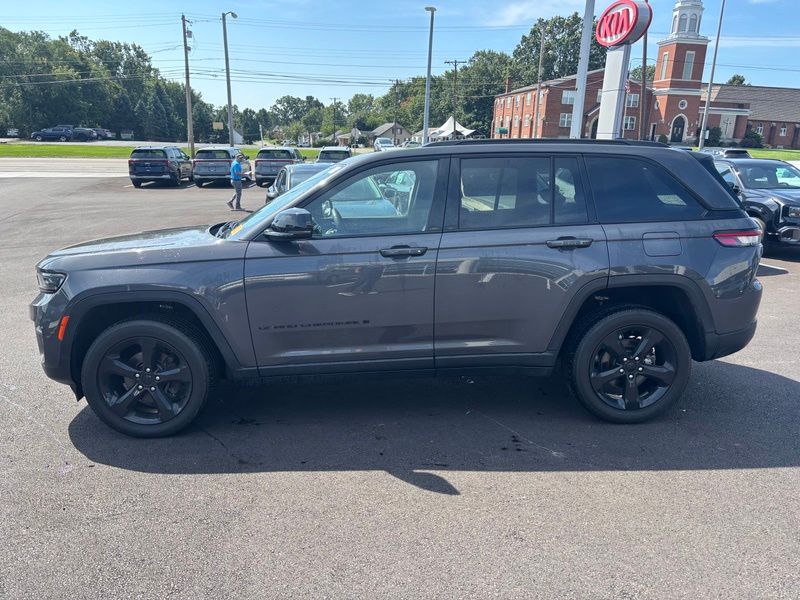 Used 2023 Jeep Grand Cherokee SUV