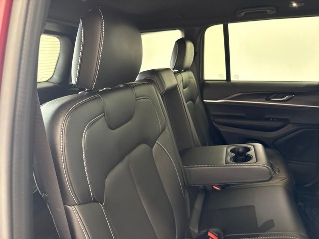 Used 2025 Jeep Grand Cherokee SUV