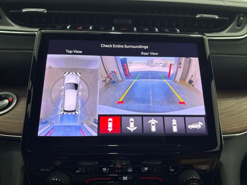 Used 2025 Jeep Grand Cherokee SUV