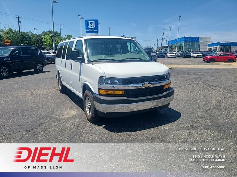 2024 Chevrolet Express 3500 LS's photo