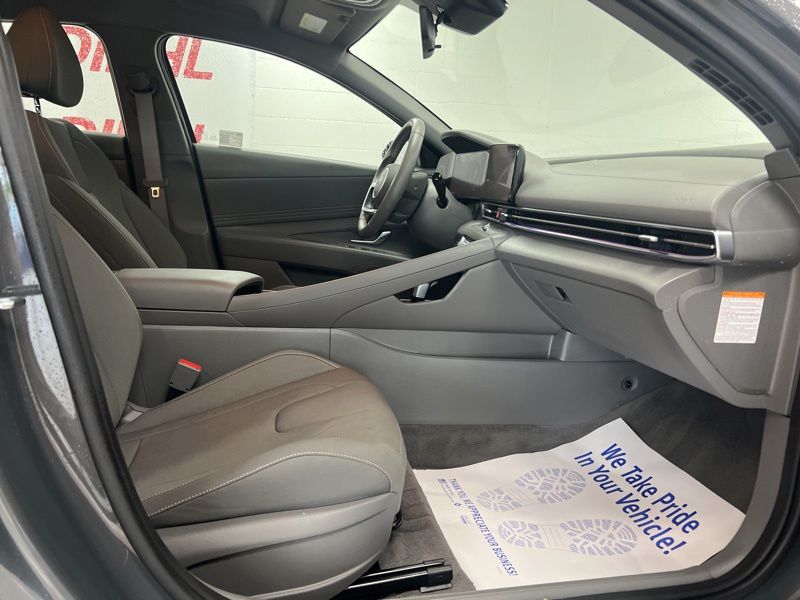Used 2025 Hyundai Elantra Hybrid Sedan