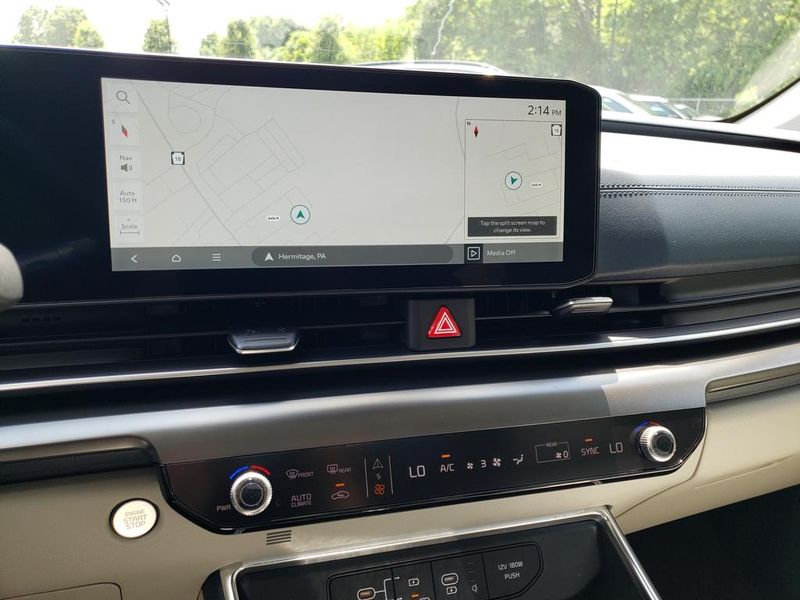 New 2026 Kia Carnival MPV Van