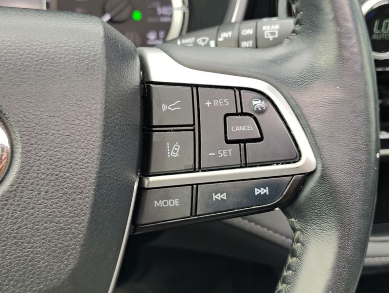 Used 2023 Toyota Highlander SUV