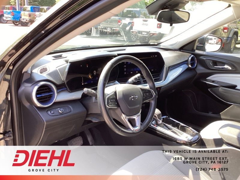 Used 2024 Chevrolet Trax SUV