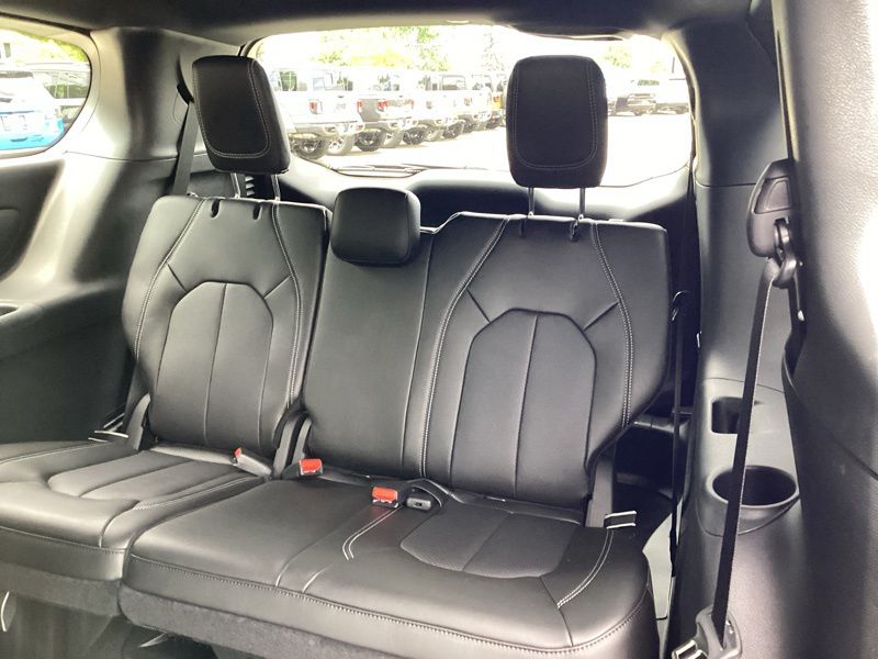New 2027 Chrysler Pacifica Van
