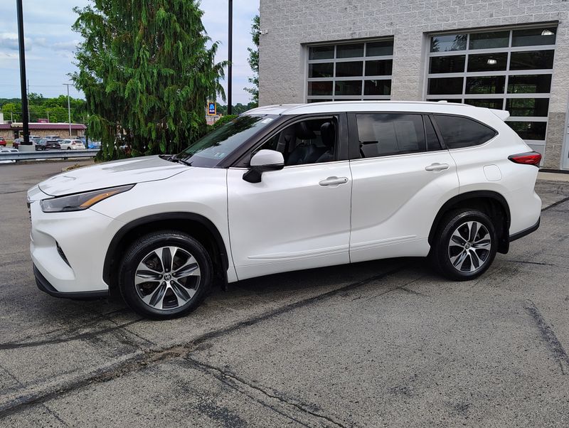Used 2023 Toyota Highlander SUV
