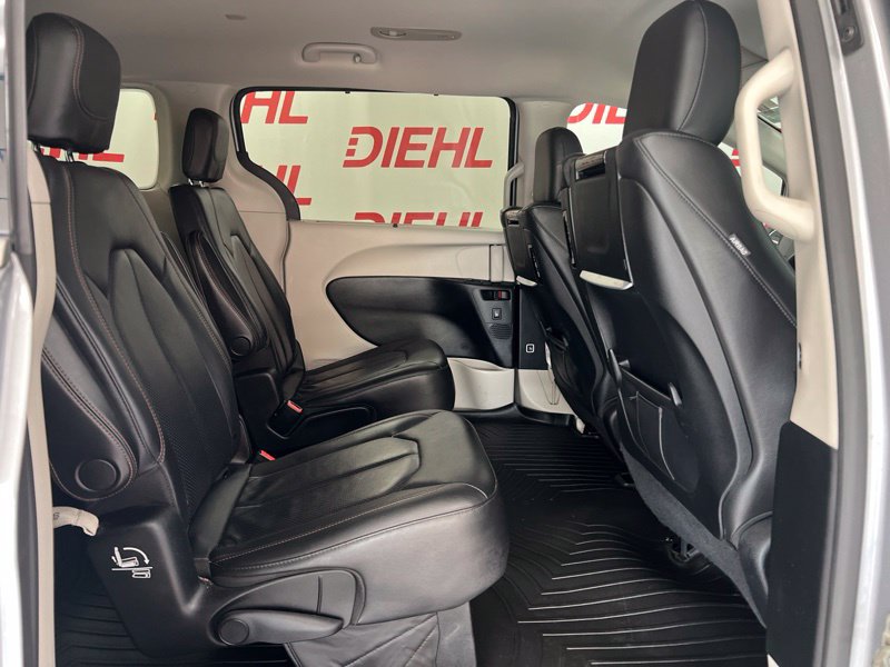 Used 2019 Chrysler Pacifica Van