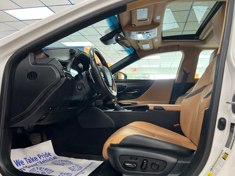 Used 2024 Lexus ES Sedan