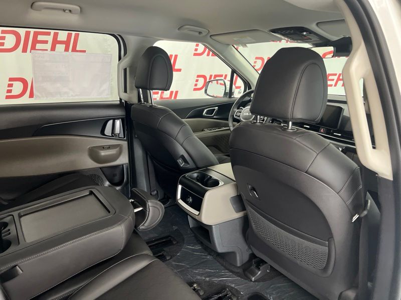 New 2026 Kia Carnival MPV Van