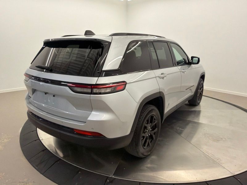 Used 2024 Jeep Grand Cherokee SUV