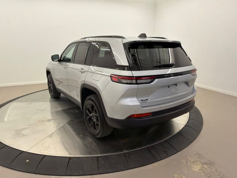 Used 2024 Jeep Grand Cherokee SUV