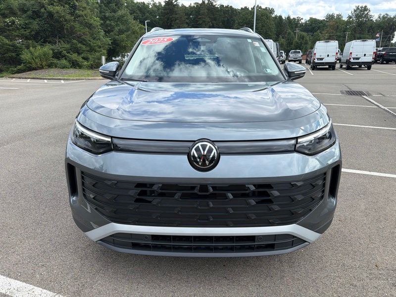 Used 2025 Volkswagen Tiguan SUV