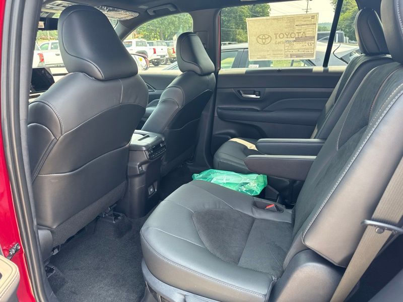 New 2026 Toyota Grand Highlander Hybrid SUV