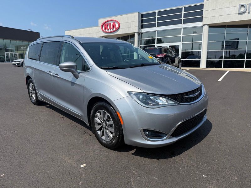 Used 2019 Chrysler Pacifica Van