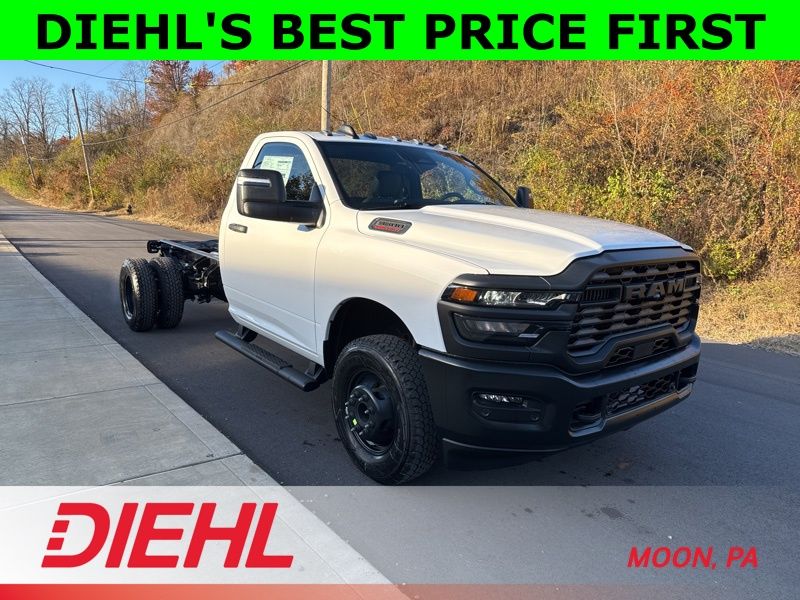 2026 RAM 3500 Chassis Tradesman Regular Cab LB DRW 4WD