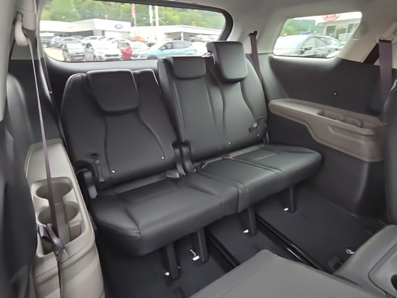 New 2027 Kia Carnival MPV Van