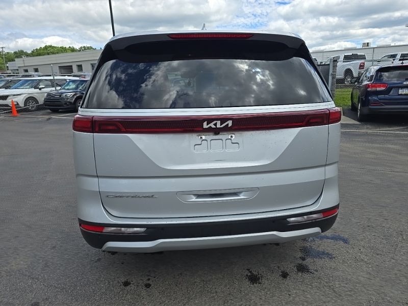 Used 2022 Kia Carnival Van