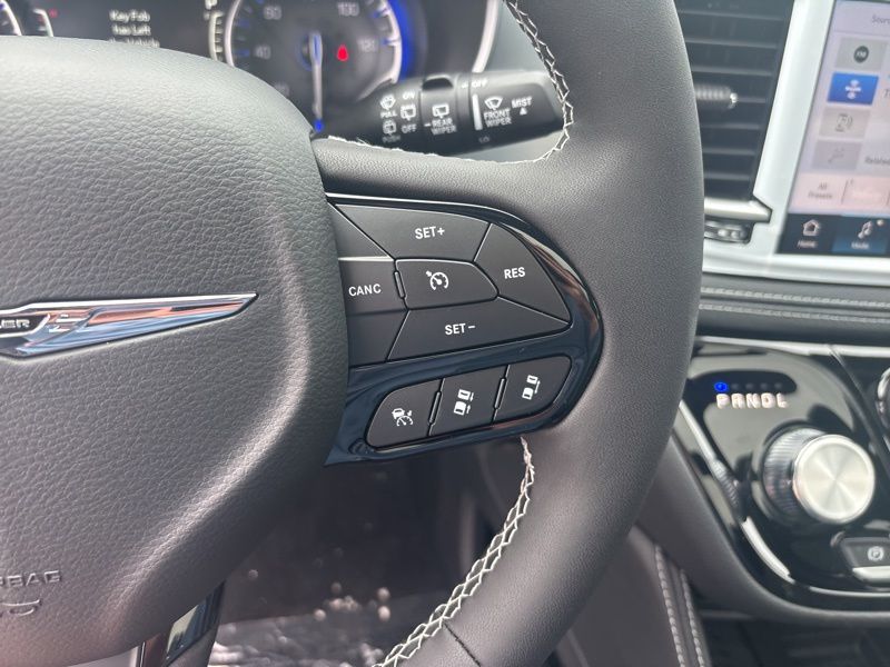 New 2026 Chrysler Pacifica Van