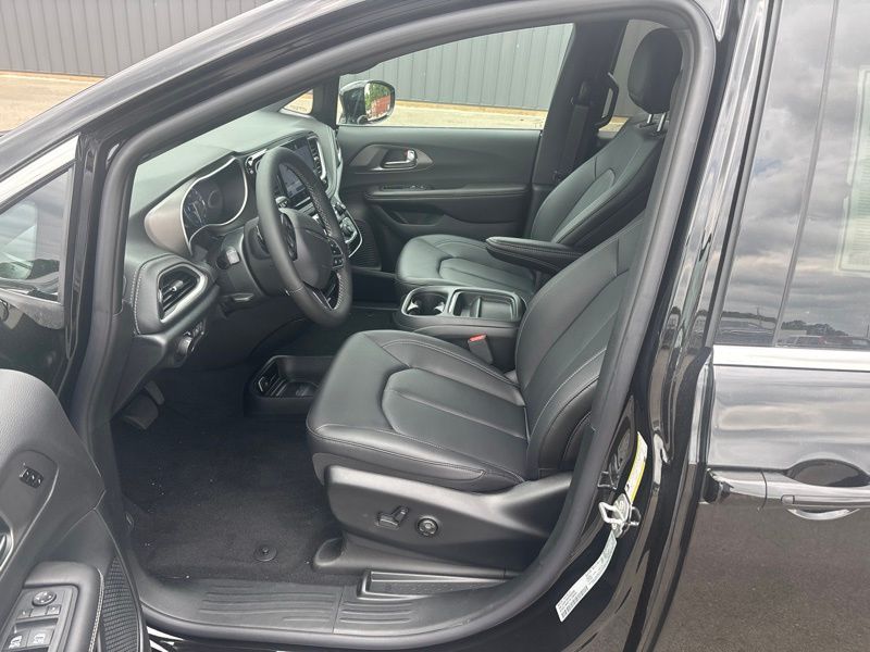New 2027 Chrysler Pacifica Van