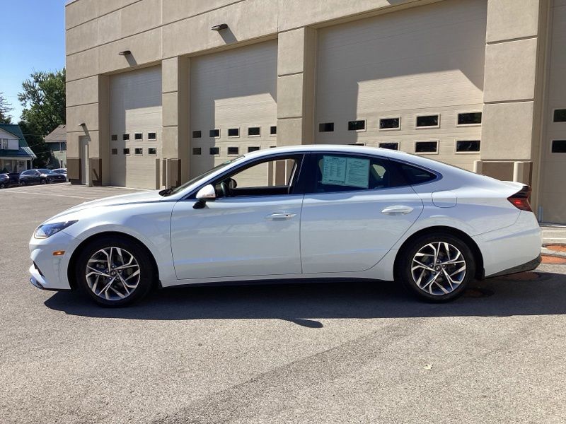 Used 2021 Gray Hyundai SEL image 4