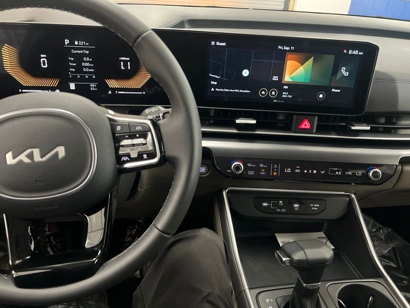 New 2026 Kia Carnival MPV Van