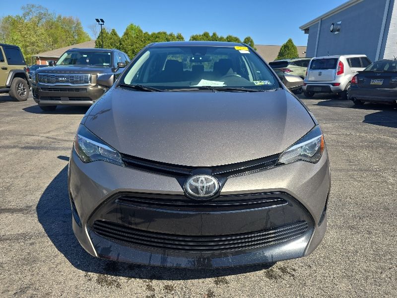 Used 2018 Toyota Corolla LE with VIN 2T1BURHE8JC041128 for sale in Hermitage, PA